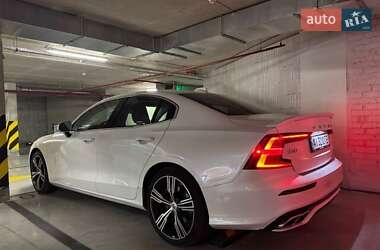 Седан Volvo S60 2020 в 