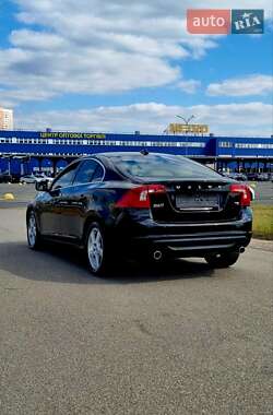 Седан Volvo S60 2012 в 