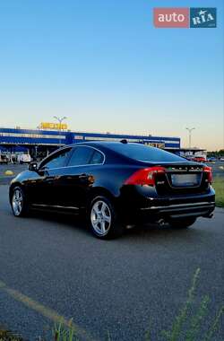 Седан Volvo S60 2012 в 
