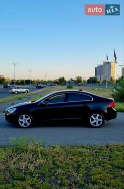 Седан Volvo S60 2012 в 