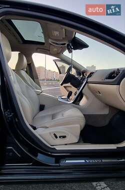 Седан Volvo S60 2012 в 