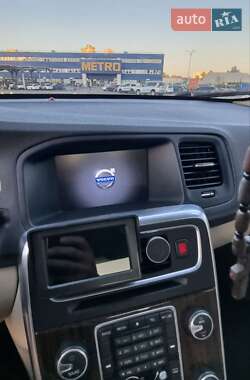 Седан Volvo S60 2012 в 