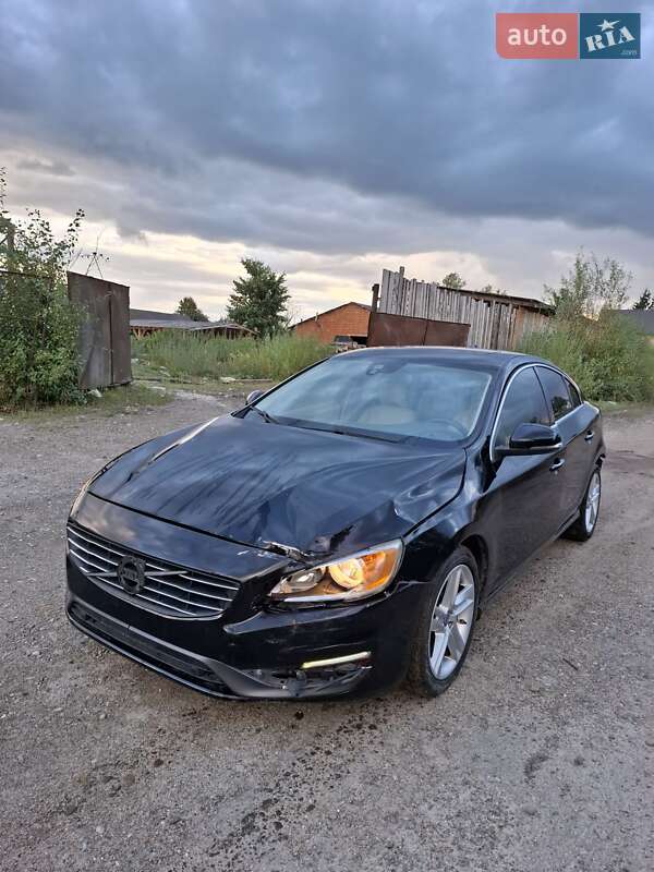 Седан Volvo S60 2015 в Отинії