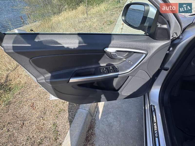 Седан Volvo S60 2013 в Николаеве фото 48 Седан Volvo S60 2013 в Николаеве