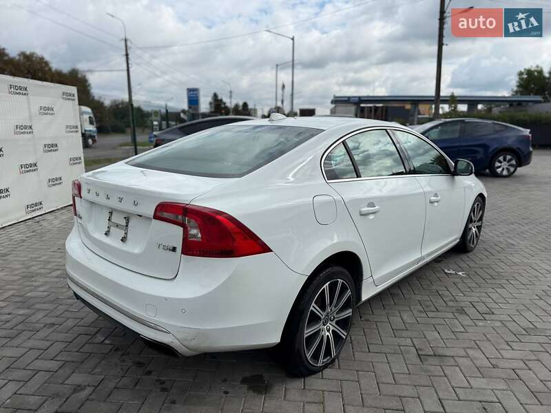 Седан Volvo S60 2015 в Луцьку