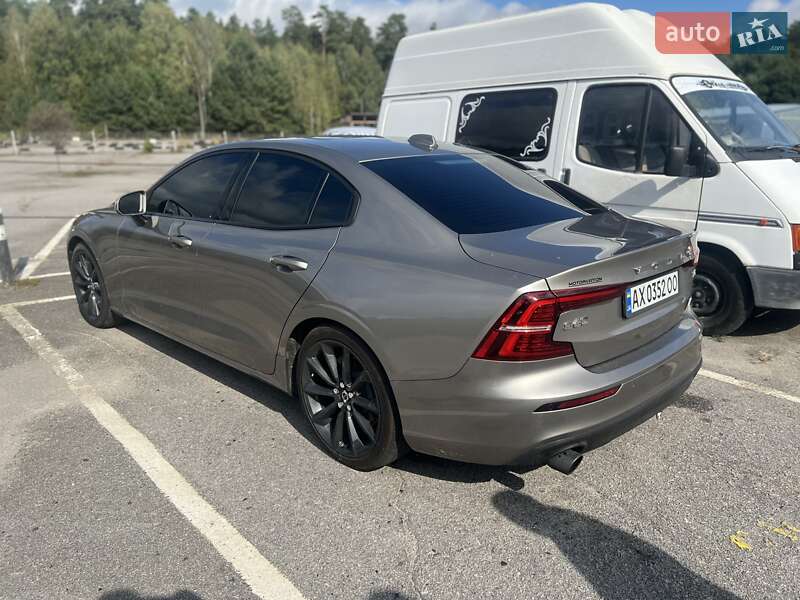 Седан Volvo S60 2020 в Славутиче