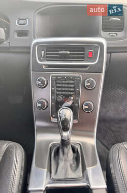 Седан Volvo S60 2013 в 