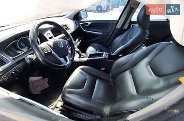 Седан Volvo S60 2015 в 
