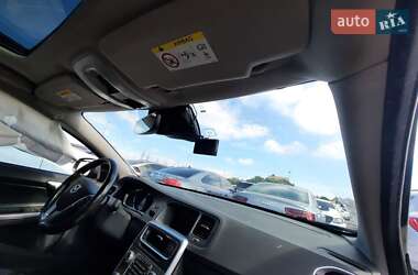 Седан Volvo S60 2015 в 