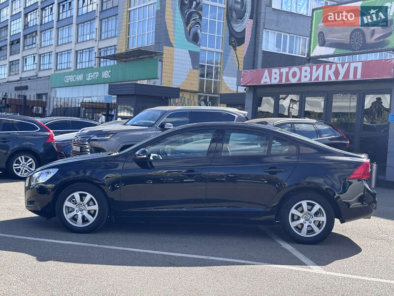 Седан Volvo S60 2012 в Киеве