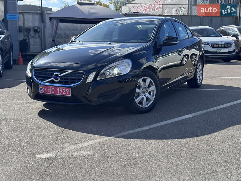Седан Volvo S60 2012 в Киеве