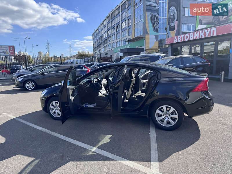 Седан Volvo S60 2012 в Киеве