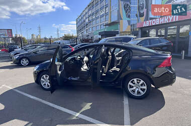 Седан Volvo S60 2012 в 