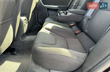 Седан Volvo S60 2012 в 