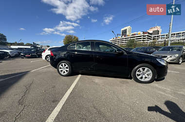 Седан Volvo S60 2012 в 