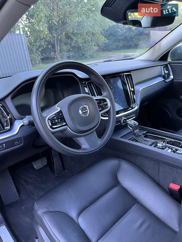 Седан Volvo S60 2019 в Івано-Франківську