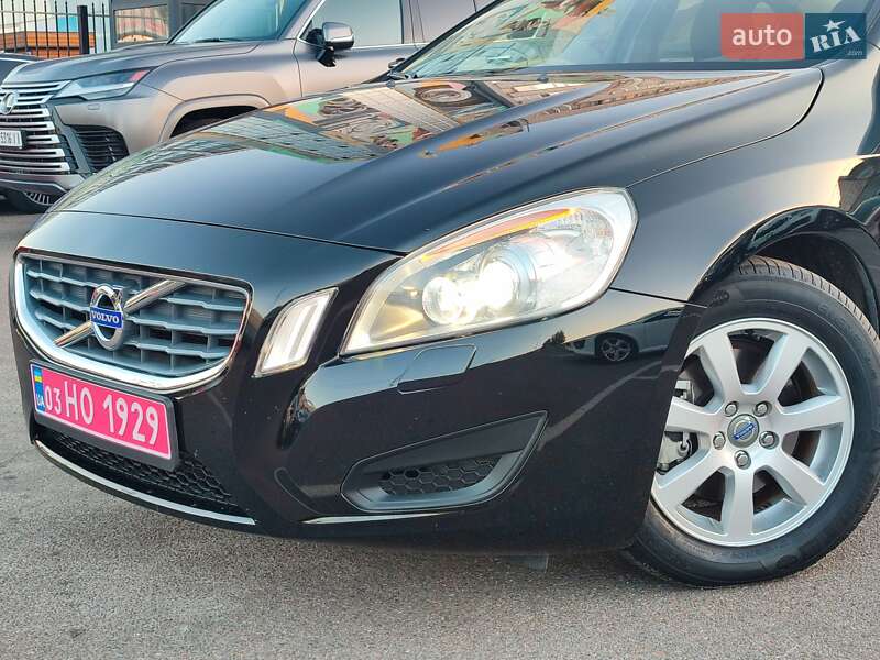 Седан Volvo S60 2012 в Киеве