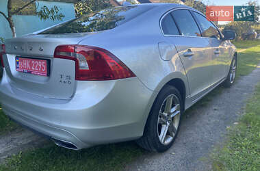 Седан Volvo S60 2013 в 