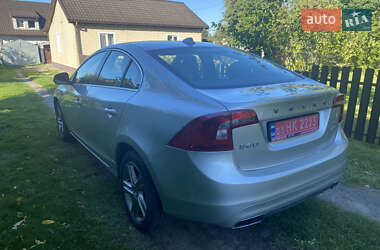 Седан Volvo S60 2013 в 