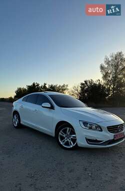 Седан Volvo S60 2015 в Харькове
