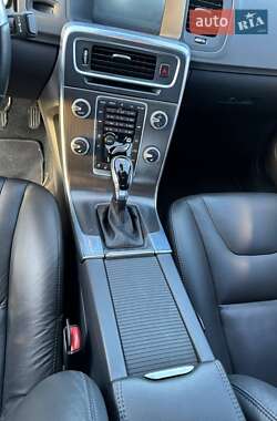Седан Volvo S60 2015 в 