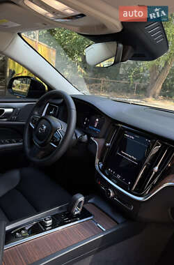 Седан Volvo S60 2023 в 