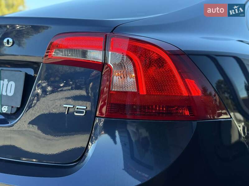 Седан Volvo S60 2013 в Ровно