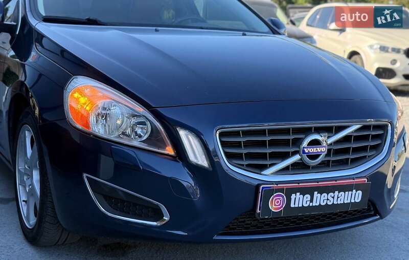 Седан Volvo S60 2013 в Ровно