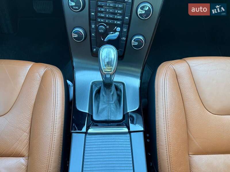 Седан Volvo S60 2013 в Ровно