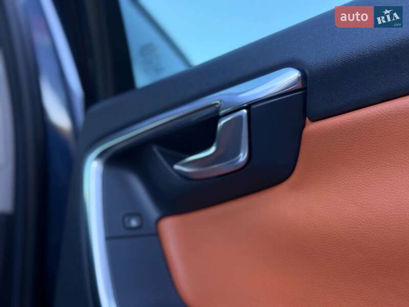 Седан Volvo S60 2013 в Ровно