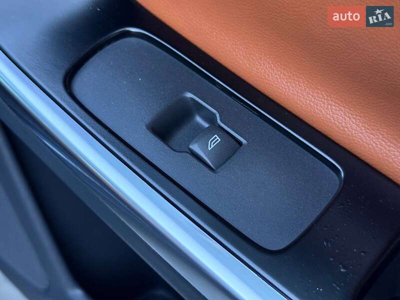 Седан Volvo S60 2013 в Ровно