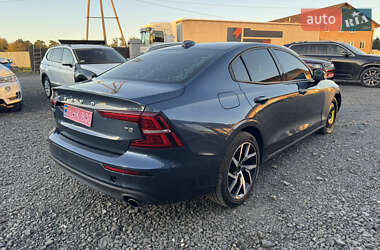 Седан Volvo S60 2020 в 