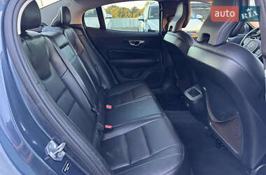Седан Volvo S60 2020 в 