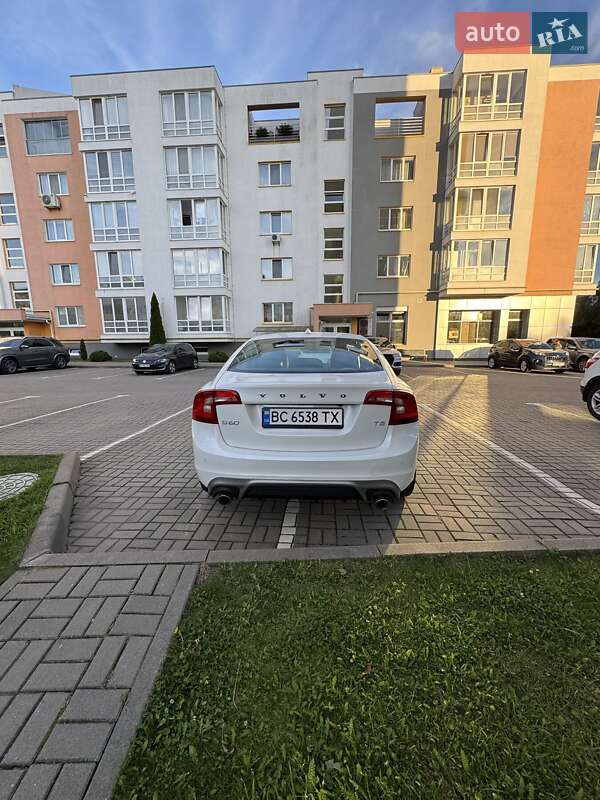 Седан Volvo S60 2016 в Львове