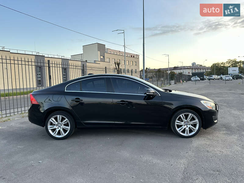 Седан Volvo S60 2011 в Києві