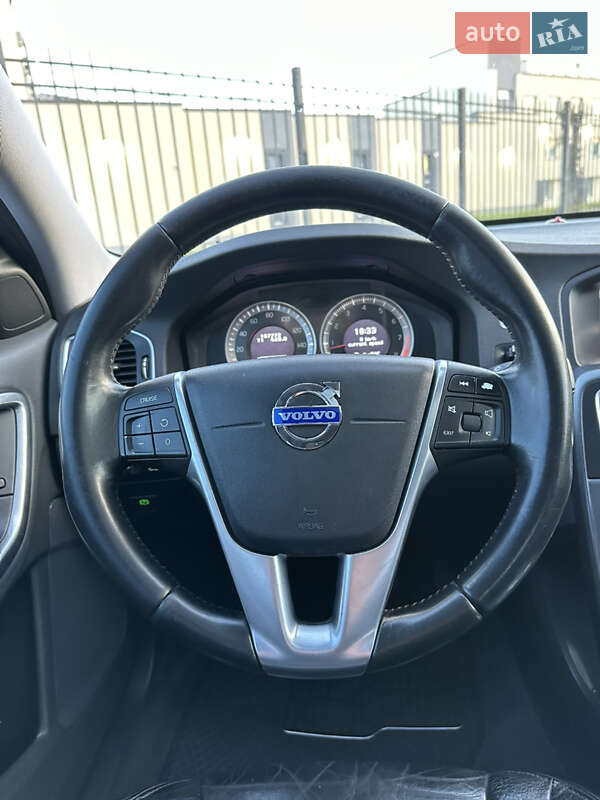 Седан Volvo S60 2011 в Києві