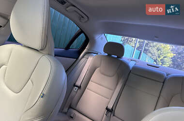 Седан Volvo S60 2020 в 