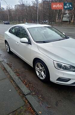 Седан Volvo S60 2014 в Киеве
