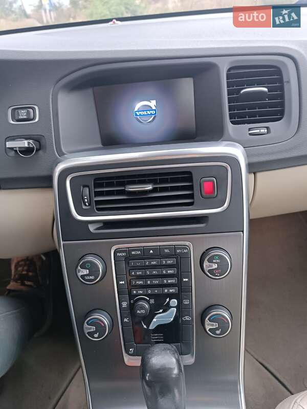 Седан Volvo S60 2011 в Хмельницком