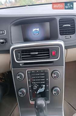 Седан Volvo S60 2011 в 