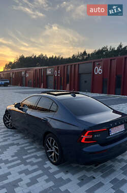 Седан Volvo S60 2020 в 