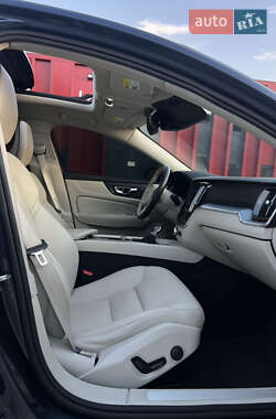 Седан Volvo S60 2020 в 