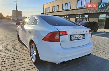 Седан Volvo S60 2013 в 