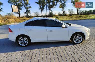Седан Volvo S60 2013 в 