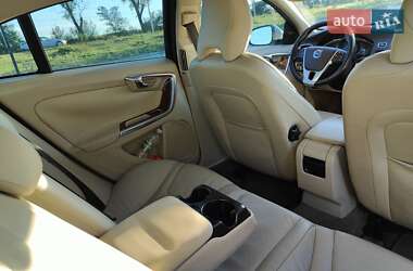 Седан Volvo S60 2013 в 
