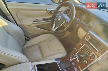 Седан Volvo S60 2013 в 