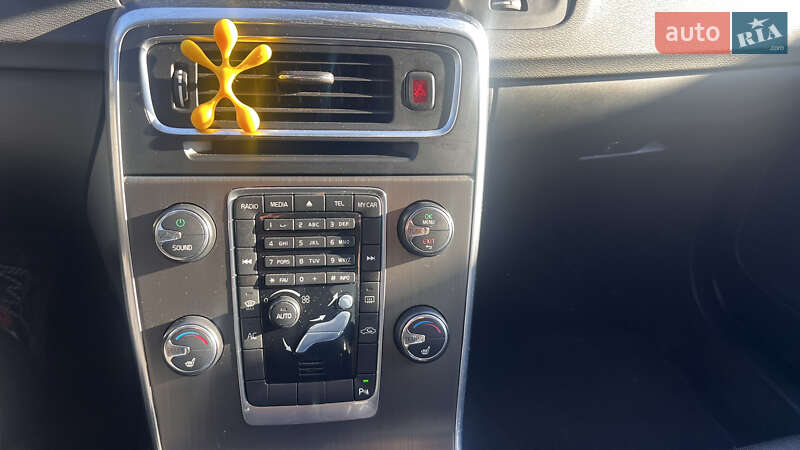 Седан Volvo S60 2011 в Киеве