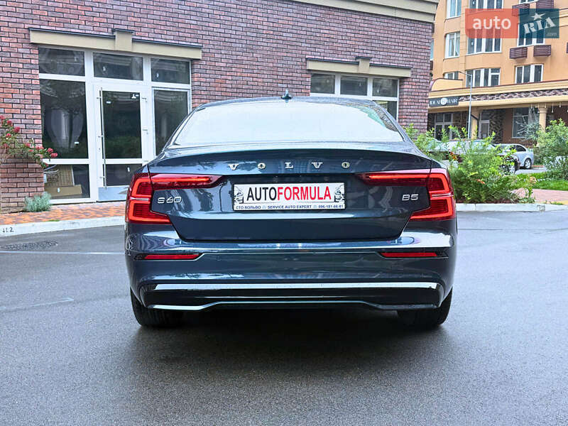 Седан Volvo S60 2024 в Киеве