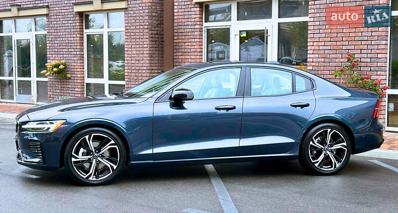 Седан Volvo S60 2024 в Киеве