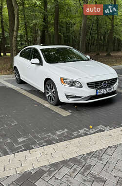 Седан Volvo S60 2017 в 